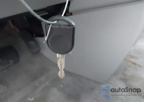 2004 Ford Freestar S z USA, uszkodzony, nr VIN 2FMZA50654BA69501